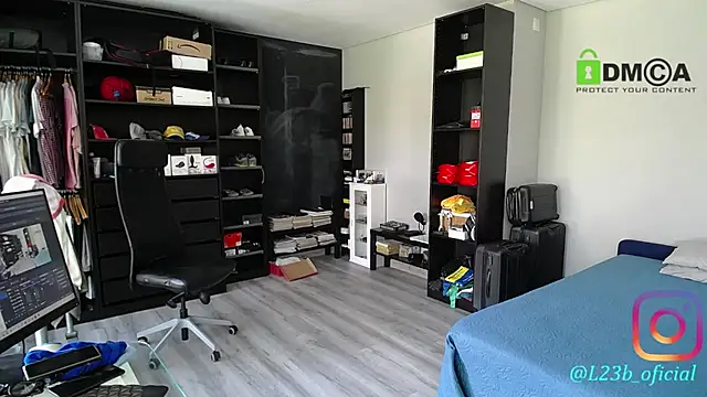 latinoo23bom's Live XXX Chat