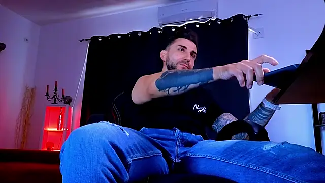MightyAaron66n Live XXX chat