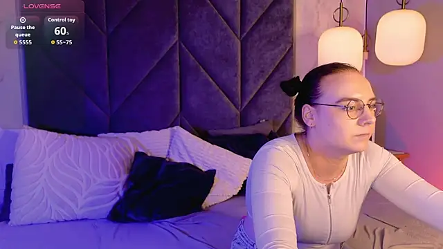 Candy_Queen__n Live XXX chat