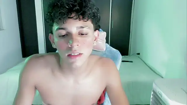 Czat XXX na żywo – 2c_Bby