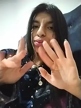 Ariell_Kieran Adlı Modelin Canlı XXX Sohbeti