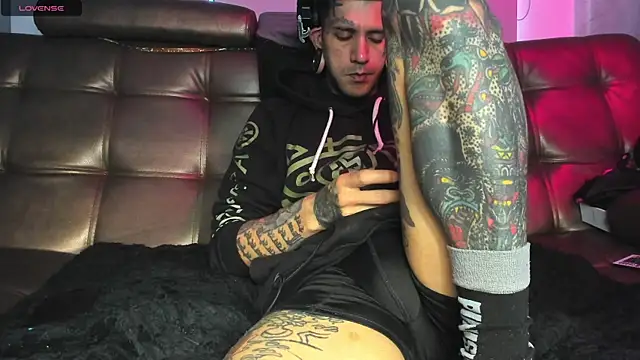 jhonny__ackerman XXX чат на живо