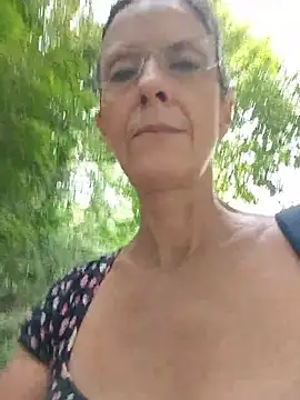 XXX chat uživo modela Sacha_Scorp