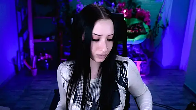 MonicaLowes Chat XXX in diretta