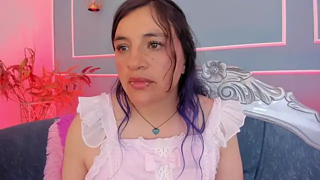 TaraTaylorr's Live XXX Chat