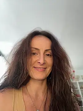 AnnaMaria- Chat XXX live