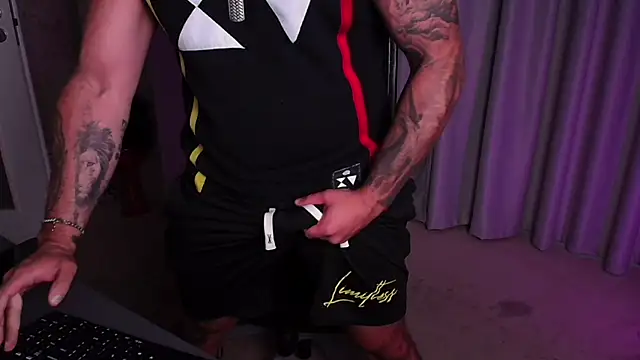 DuncanStone's Live XXX Chat