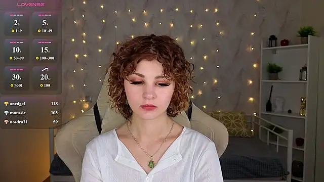Chat XXX en directo de Kira__Fluffy