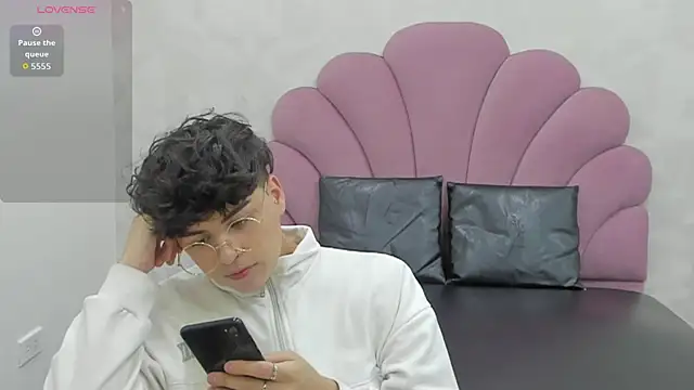 Онлайн чат XXX alan_twink12