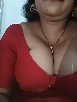 Nyra-23 Adlı Modelin Canlı XXX Sohbeti