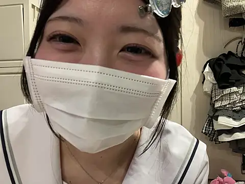 y-u-r-a-33's Live XXX Chat