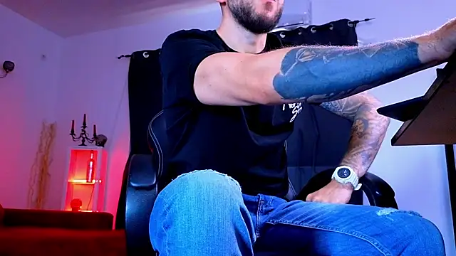 XXX chat uživo modela MightyAaron66