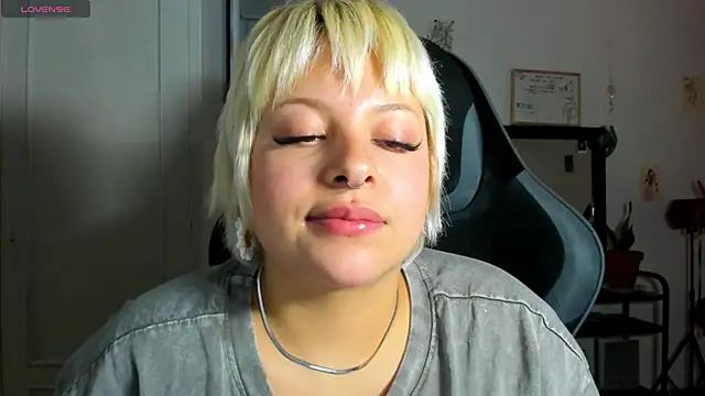 sammymoon Adlı Modelin Canlı XXX Sohbeti