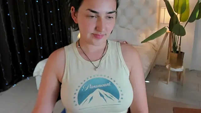 CeceliaJohnson Chat XXX in diretta