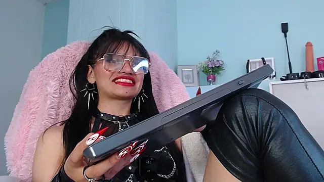 Emerald_gh Live XXX-Chat
