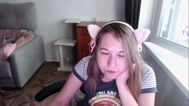 Emily-Wayn Live XXX chat