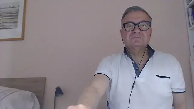 YOU6me live XXX chat