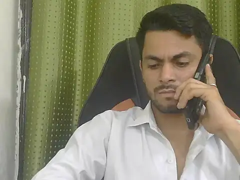 Stubborndesiboyn Live XXX chat
