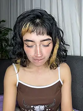 baby_akuma XXX чат на живо