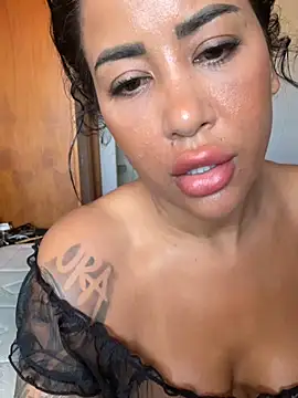 Alma69sc Adlı Modelin Canlı XXX Sohbeti