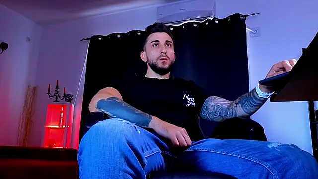 MightyAaron66n Live XXX chat