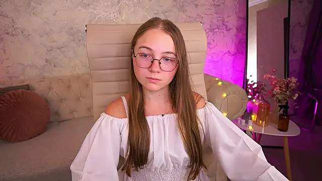 Živý XXX chat ArrinaWairr