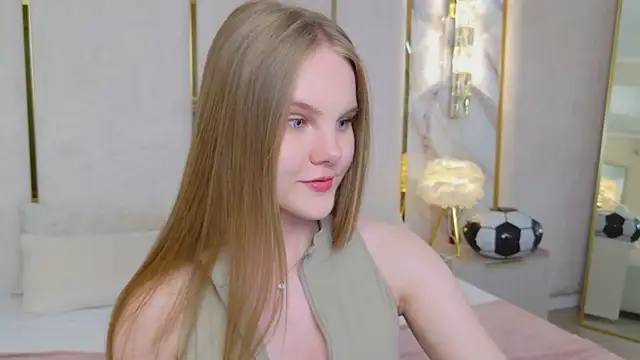 Lili_Lohan Live XXX-Chat