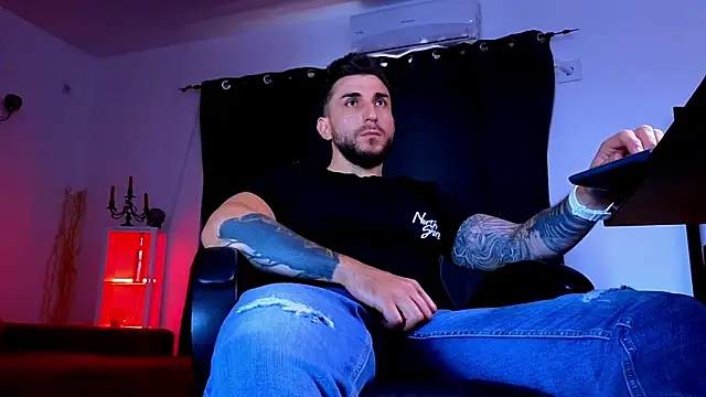 MightyAaron66 Chat XXX in diretta