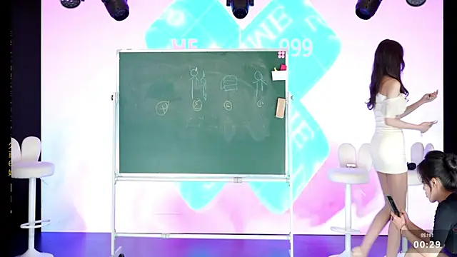 HE-999: απευθείας συνομιλία ΧΧΧ