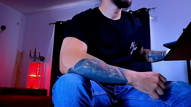 MightyAaron66 Chat XXX live