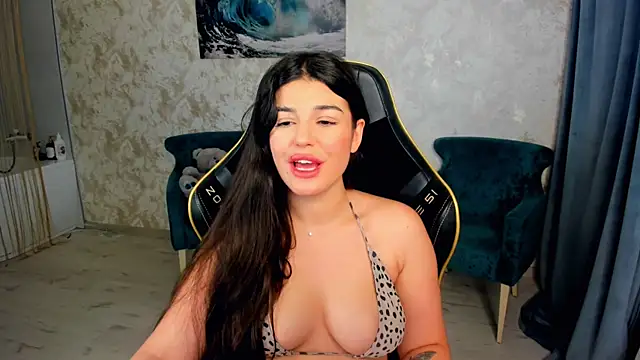 AlluringAriel Adlı Modelin Canlı XXX Sohbeti