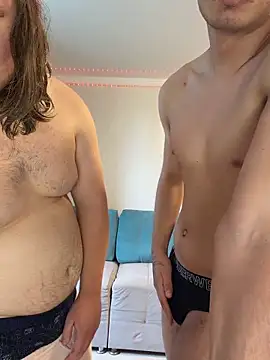 צ'אט XXX בשידור חי של desiredude9