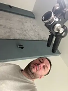XXX chat uživo modela DorianJeday