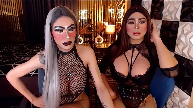 MonstrousCockDiva live XXX chat