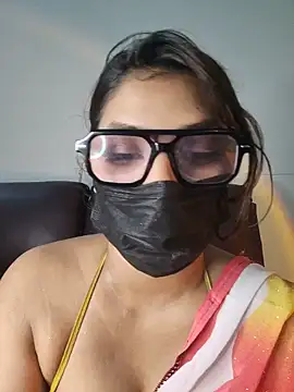 callmeshreya's Live XXX Chat