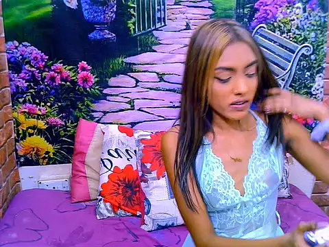 IndianPretty14u2Luv's Live XXX Chat