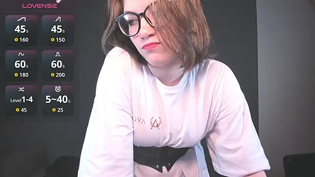 צ'אט XXX בשידור חי של CathyAdams