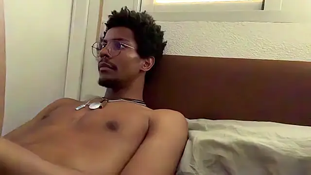 HoleBreeder Live XXX-Chat