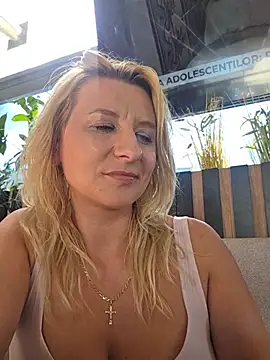 دردشة KaylinJan الجنسية المباشرة