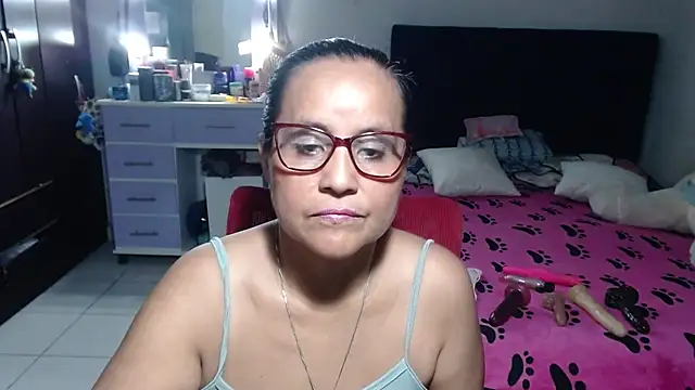 pervert_mommy_'s Live XXX Chat