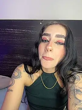 sharlot24 Adlı Modelin Canlı XXX Sohbeti