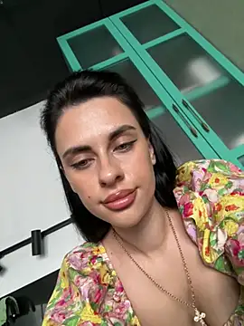 Chat +18 de TatiUA ao vivo