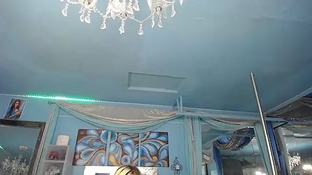 ADRIANNA_FOX XXX чат на живо