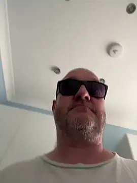 Chatroom XXX en direct de BritishRugbyDaddy