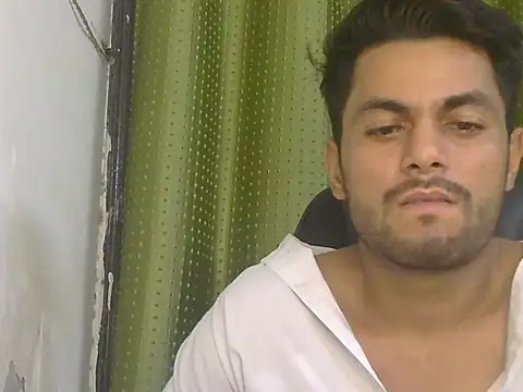 Chatroom XXX en direct de Stubborndesiboy