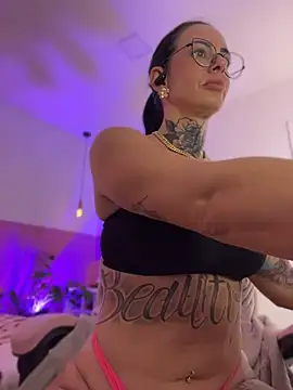 Chat +18 de Anny_Fetish ao vivo