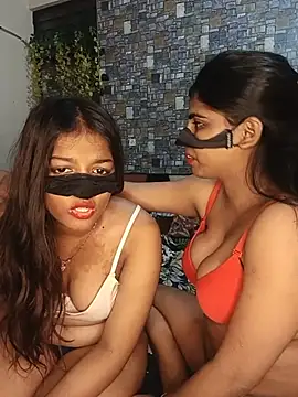 Show modela Chut_Maro_fun_kro na web-kameri