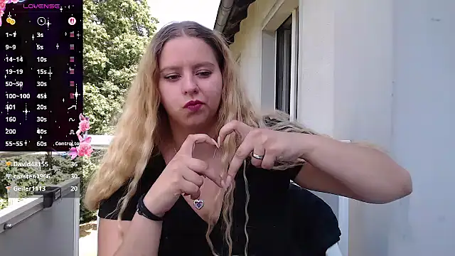 צ'אט XXX בשידור חי של Mia_lou05