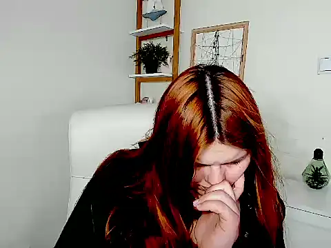 GingerKitten1 Adlı Modelin Canlı XXX Sohbeti