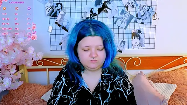 Lunaar_ live XXX chat